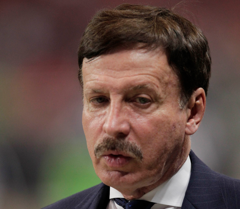 Illustration for article titled What Is That Thing On Stan Kroenke's Head?
